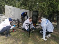 Волонтеры привели в порядок памятные места, связанные с Великой Отечественной войной 
