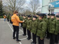 Волонтеры центра по развитию добровольческого движения и общественных инициатив Дятьковского района в рамках акции «Георгиевская ленточка» посетили «Дятьковскую кадетскую школу имени Героя Советского Союза И.А. Кашина». 